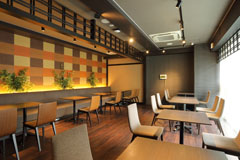 飲食事業・甘味処<br />
「茶寮翠泉 烏丸御池店」<br />
開店